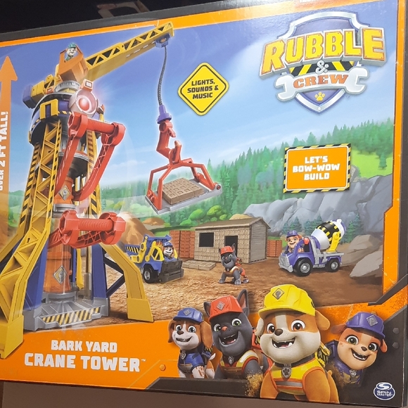 Paw Patrol Rubble & Crew Bark Yard Crane Tower Set with Action Figure & Vehicle - Picture 2 of 9